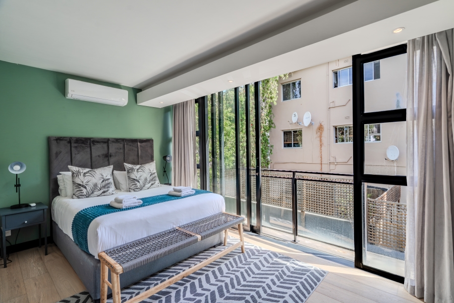 2 Bedroom Property for Sale in Sea Point Western Cape